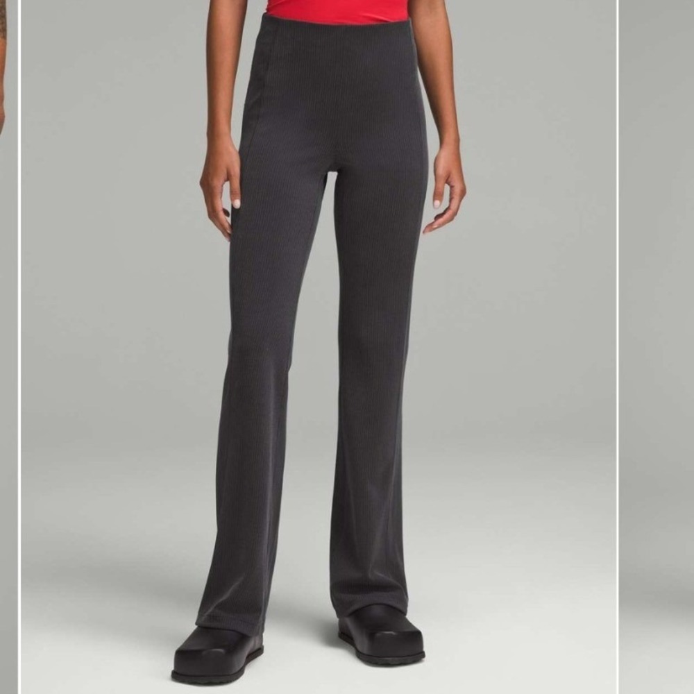 Lululemon Ribbed Softstreme Flared Pant 31"‎ Inseam Black Size 2